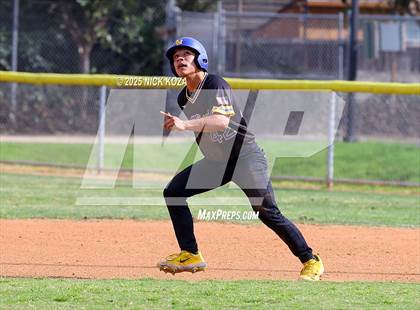Thumbnail 1 in Warren vs. La Mirada photogallery.