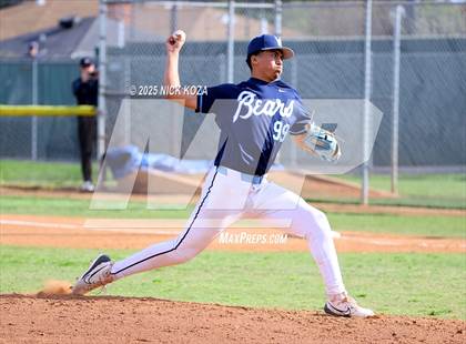 Thumbnail 1 in Warren vs. La Mirada photogallery.