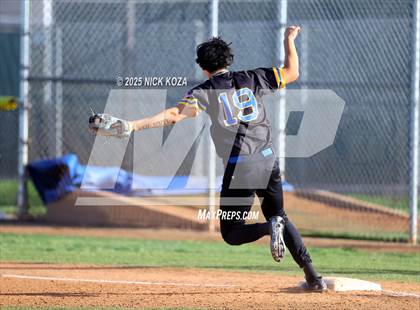 Thumbnail 1 in Warren vs. La Mirada photogallery.