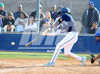 Thumbnail 2 in Warren vs. La Mirada photogallery.