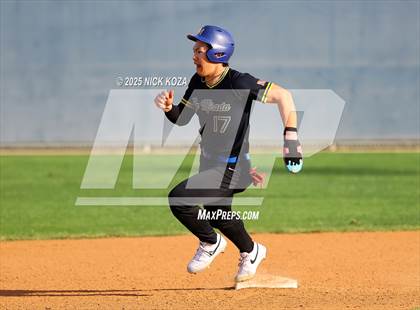 Thumbnail 1 in Warren vs. La Mirada photogallery.