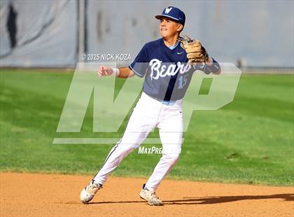 Thumbnail 2 in Warren vs. La Mirada photogallery.