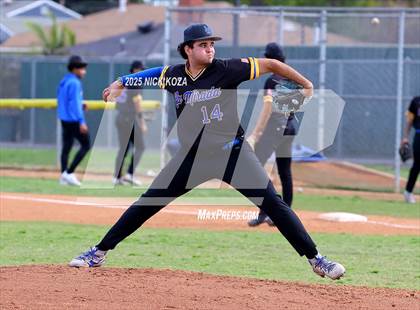 Thumbnail 1 in Warren vs. La Mirada photogallery.