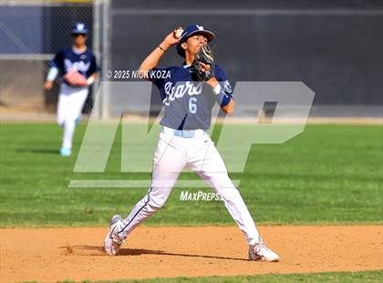 Thumbnail 3 in Warren vs. La Mirada photogallery.