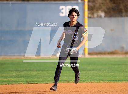 Thumbnail 3 in Warren vs. La Mirada photogallery.