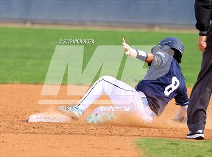 Thumbnail 1 in Warren vs. La Mirada photogallery.