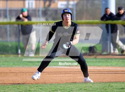 Thumbnail 1 in Warren vs. La Mirada photogallery.
