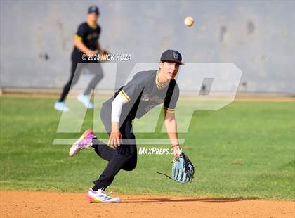 Thumbnail 1 in Warren vs. La Mirada photogallery.