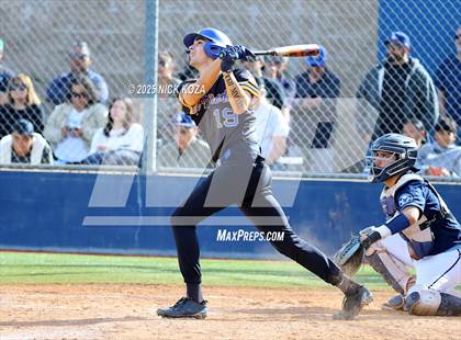 Thumbnail 3 in Warren vs. La Mirada photogallery.