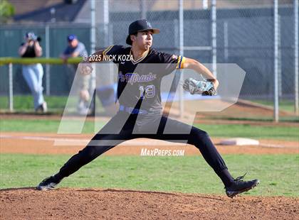 Thumbnail 1 in Warren vs. La Mirada photogallery.