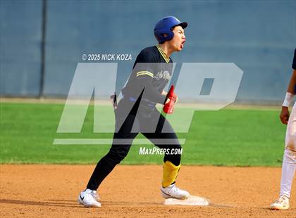 Thumbnail 1 in Warren vs. La Mirada photogallery.