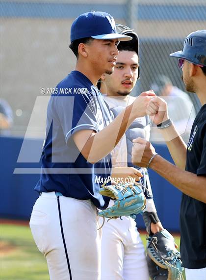 Thumbnail 1 in Warren vs. La Mirada photogallery.
