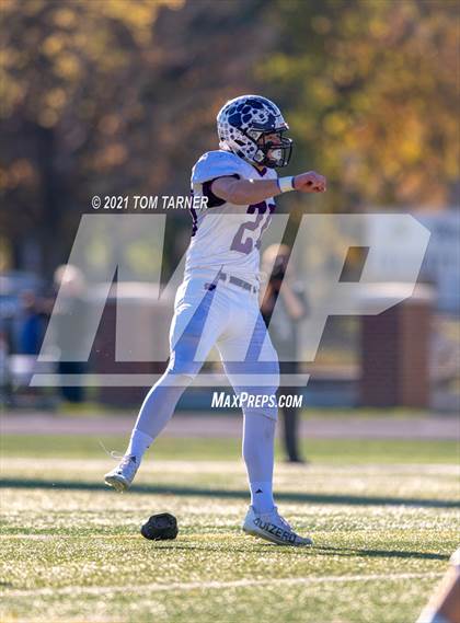 Thumbnail 1 in Wilmington @ Newman Central Catholic (IHSA 2A Second Round Playoff) photogallery.
