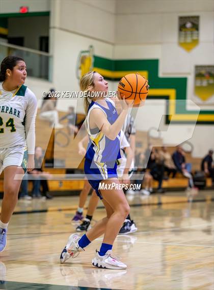 Thumbnail 2 in Nordhoff @ Moorpark photogallery.