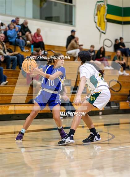 Thumbnail 1 in Nordhoff @ Moorpark photogallery.