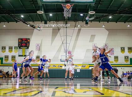 Thumbnail 3 in Nordhoff @ Moorpark photogallery.