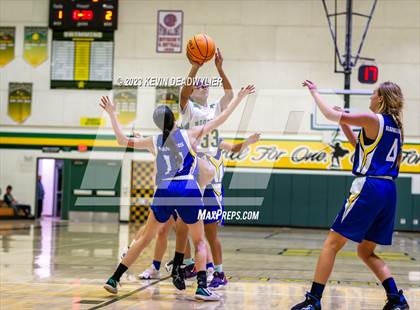 Thumbnail 2 in Nordhoff @ Moorpark photogallery.