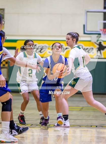 Thumbnail 3 in Nordhoff @ Moorpark photogallery.