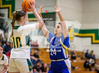 Thumbnail 3 in Nordhoff @ Moorpark photogallery.