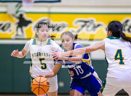 Thumbnail 2 in Nordhoff @ Moorpark photogallery.