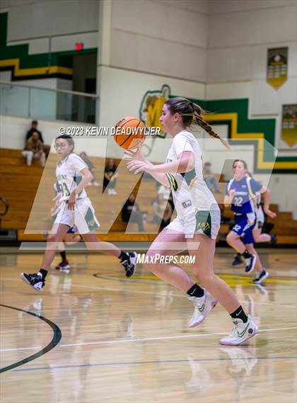 Thumbnail 2 in Nordhoff @ Moorpark photogallery.