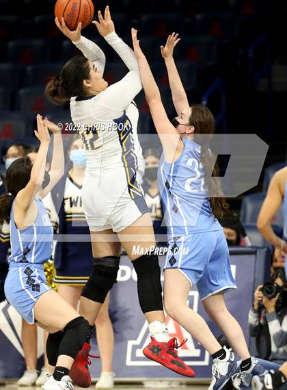 Thumbnail 2 in Pueblo vs Flowing Wells (MLK Basketball  Classic) photogallery.