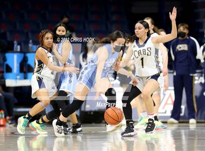 Thumbnail 2 in Pueblo vs Flowing Wells (MLK Basketball  Classic) photogallery.