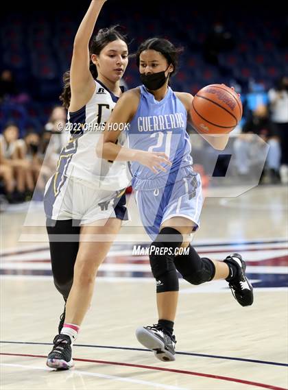 Thumbnail 3 in Pueblo vs Flowing Wells (MLK Basketball  Classic) photogallery.