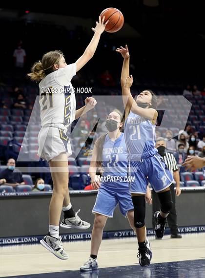 Thumbnail 3 in Pueblo vs Flowing Wells (MLK Basketball  Classic) photogallery.