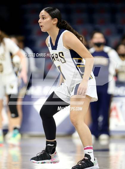 Thumbnail 2 in Pueblo vs Flowing Wells (MLK Basketball  Classic) photogallery.