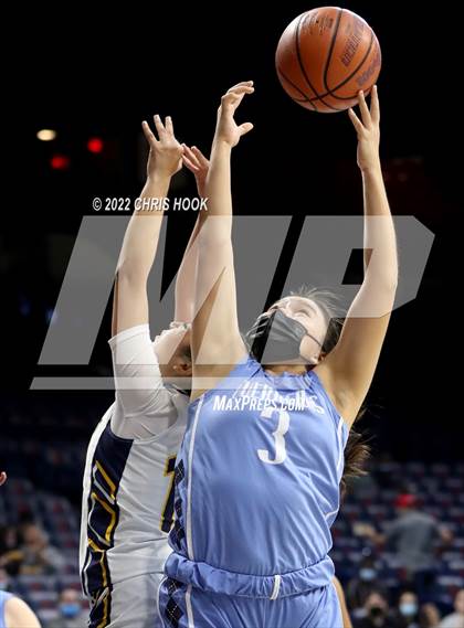 Thumbnail 3 in Pueblo vs Flowing Wells (MLK Basketball  Classic) photogallery.
