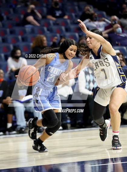 Thumbnail 1 in Pueblo vs Flowing Wells (MLK Basketball  Classic) photogallery.