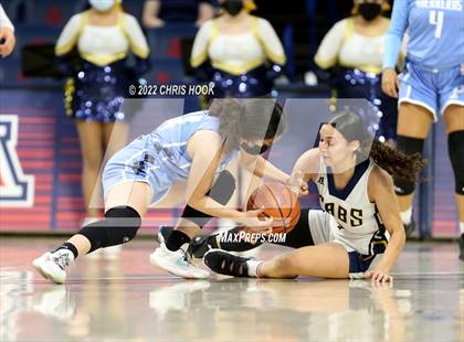 Thumbnail 3 in Pueblo vs Flowing Wells (MLK Basketball  Classic) photogallery.