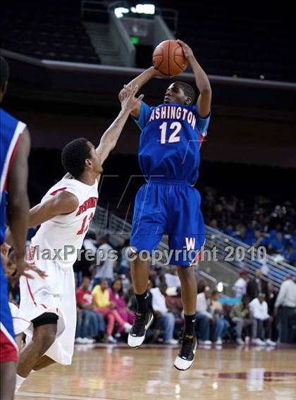Thumbnail 3 in Washington vs. Westchester (CIF LA City D1 Semifinal) photogallery.