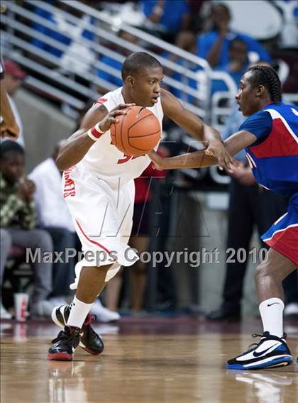 Thumbnail 2 in Washington vs. Westchester (CIF LA City D1 Semifinal) photogallery.