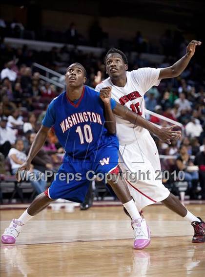 Thumbnail 3 in Washington vs. Westchester (CIF LA City D1 Semifinal) photogallery.