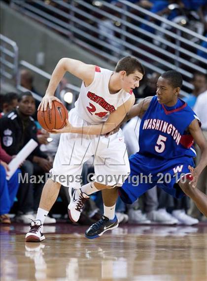 Thumbnail 2 in Washington vs. Westchester (CIF LA City D1 Semifinal) photogallery.