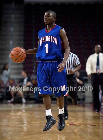Thumbnail 2 in Washington vs. Westchester (CIF LA City D1 Semifinal) photogallery.