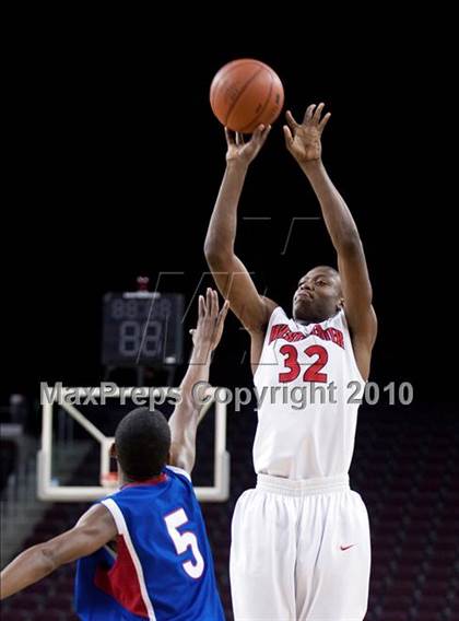 Thumbnail 1 in Washington vs. Westchester (CIF LA City D1 Semifinal) photogallery.