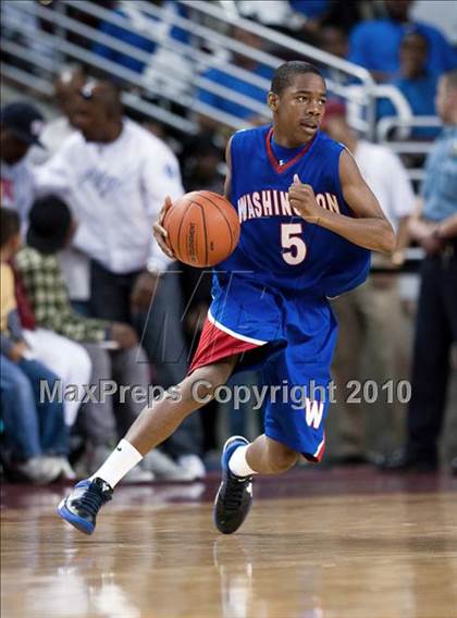 Thumbnail 1 in Washington vs. Westchester (CIF LA City D1 Semifinal) photogallery.