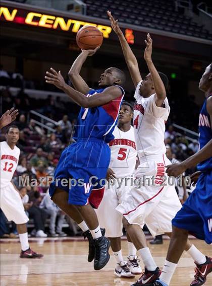 Thumbnail 2 in Washington vs. Westchester (CIF LA City D1 Semifinal) photogallery.