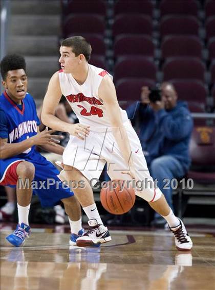 Thumbnail 1 in Washington vs. Westchester (CIF LA City D1 Semifinal) photogallery.