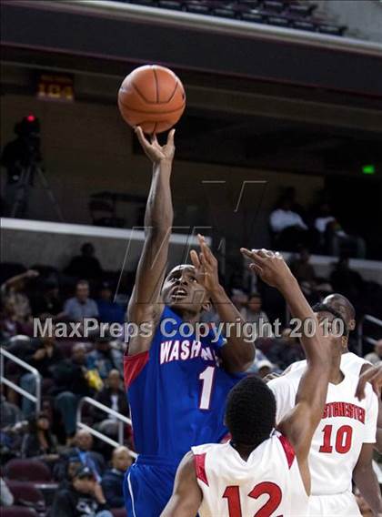 Thumbnail 1 in Washington vs. Westchester (CIF LA City D1 Semifinal) photogallery.
