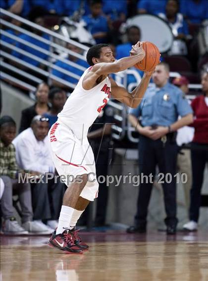 Thumbnail 2 in Washington vs. Westchester (CIF LA City D1 Semifinal) photogallery.