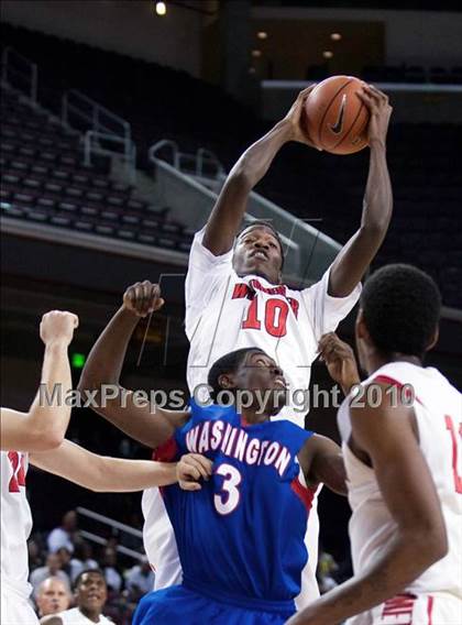 Thumbnail 2 in Washington vs. Westchester (CIF LA City D1 Semifinal) photogallery.