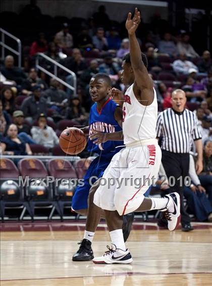 Thumbnail 3 in Washington vs. Westchester (CIF LA City D1 Semifinal) photogallery.