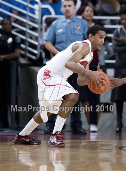 Thumbnail 1 in Washington vs. Westchester (CIF LA City D1 Semifinal) photogallery.