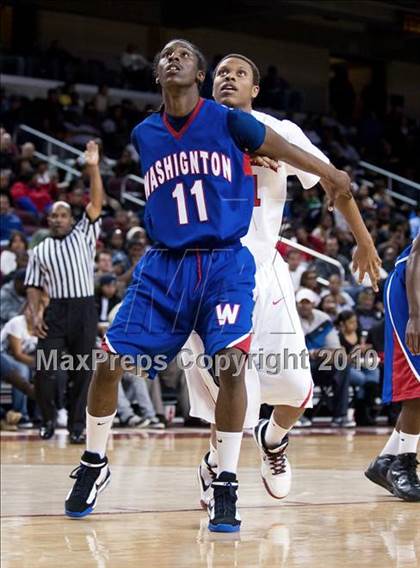 Thumbnail 2 in Washington vs. Westchester (CIF LA City D1 Semifinal) photogallery.