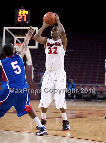 Thumbnail 2 in Washington vs. Westchester (CIF LA City D1 Semifinal) photogallery.