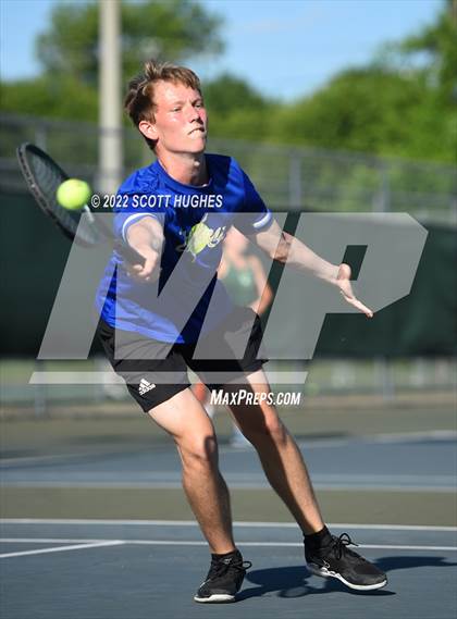 Thumbnail 1 in TSSAA 2A Regional Division 1 photogallery.